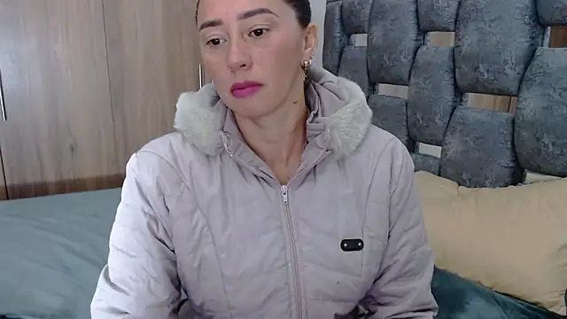 Snapshot of sara_hott_1 chatting on February 2025 06:57:02 PM sara hott 1 online show from February 2025 06:57:02 PM