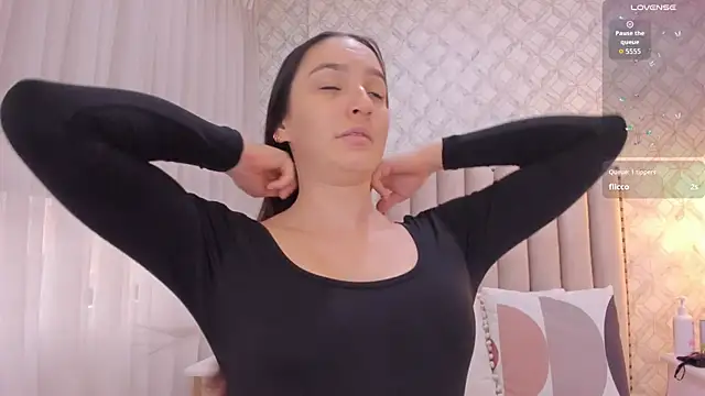 Pia Johnson  online show from December 2025 11:41:01 AM