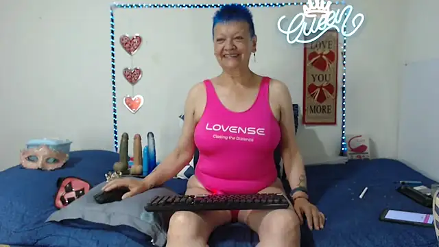 loquitaqueen011 online show from November 2025 03:10:02 PM