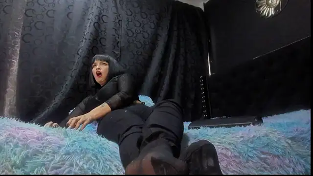 amareto queen online show from January 2025 08:00:01 PM