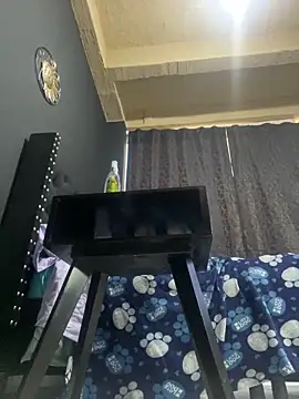 amareto queen online show from April 2026 10:21:02 PM