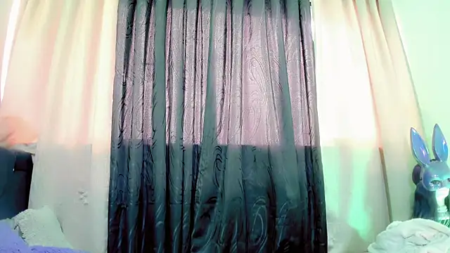 lesly xx online show from February 2026 07:45:01 PM