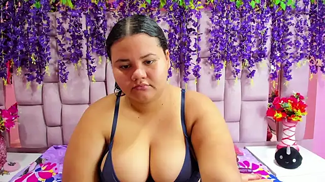 ValenTitis online show from February 2025 07:42:01 PM