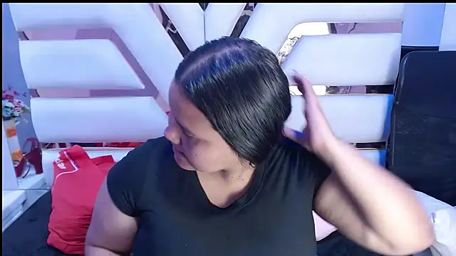 ValenTitis online show from October 2025 08:29:01 PM