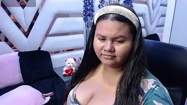 ValenTitis online show from April 2026 08:15:02 PM