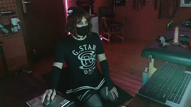 Ginny-the-bdsm-nympho online show from October 2025 05:01:01 PM