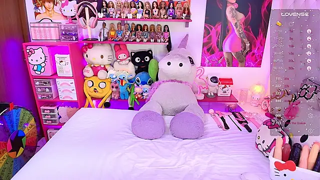 tattooBabyxxx online show from April 2026 06:44:02 PM