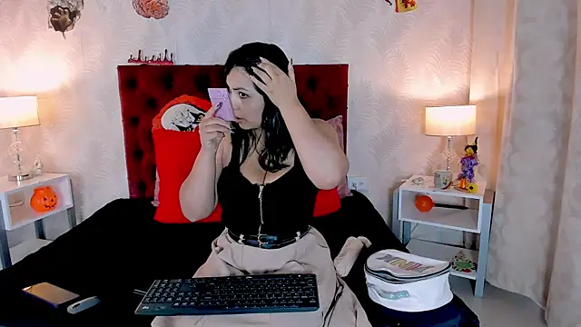 Snapshot of KarlyPrint chatting on October 2025 01:02:02 PM KarlyPrint online show from October 2025 01:02:02 PM