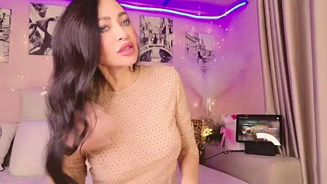 NaomiBlack35 online show from December 2025 07:32:01 PM