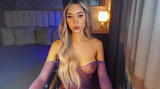 Snapshot of Miss_Amandaversace chatting on February 2025 05:31:01 AM Miss Amandaversace online show from February 2025 05:31:01 AM