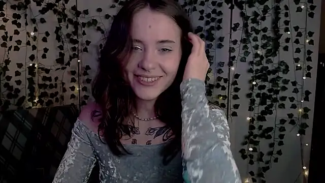 risha laas online show from April 2026 08:37:01 PM