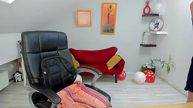 LollaGirl online show from February 2025 04:26:01 AM