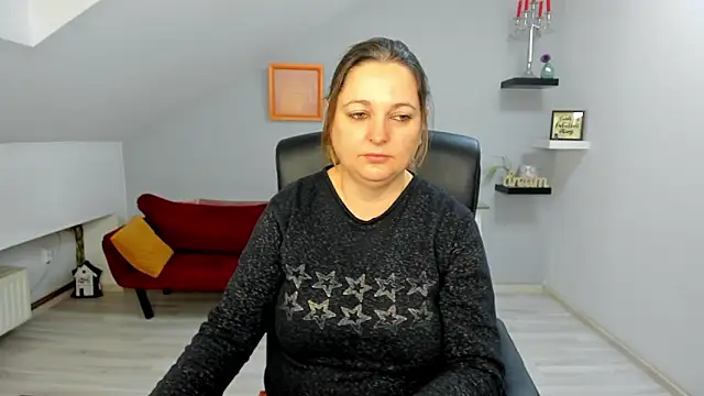 LollaGirl online show from February 2026 04:06:02 AM