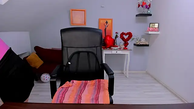 LollaGirl online show from February 2026 04:20:01 AM