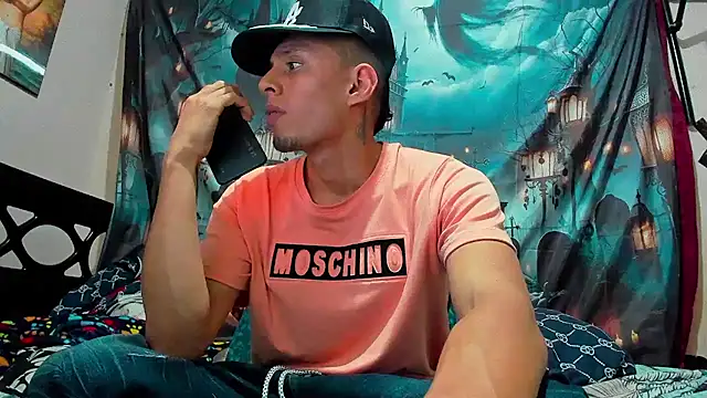 davidlatin66 online show from November 2025 11:58:01 PM