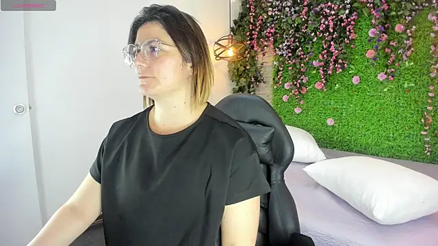 SarahDeyvis online show from January 2026 03:38:01 PM