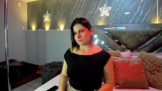 SarahDeyvis online show from February 2026 07:07:01 PM