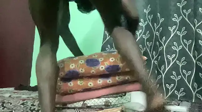 Indian-Drag-Queen online show from January 2025 01:14:01 PM