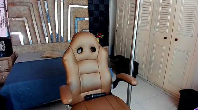 cute sassy online show from February 2025 09:32:01 PM