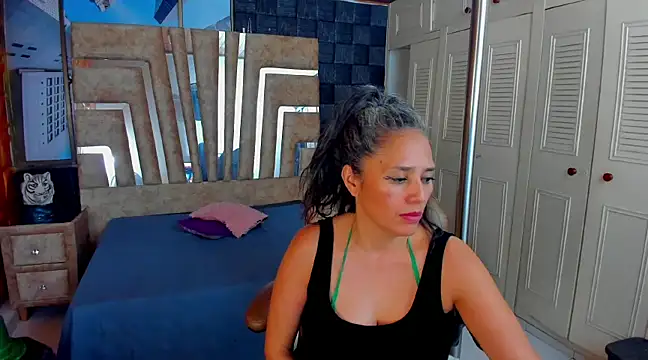 cute sassy online show from March 2025 09:01:02 PM