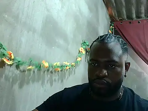 2ocmaxi online show from October 2025 07:19:02 PM