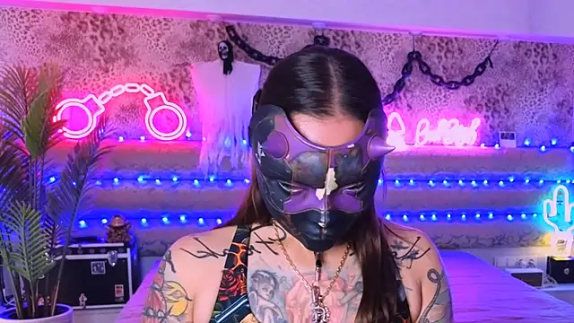 Cool Freak  online show from October 2025 10:32:02 AM