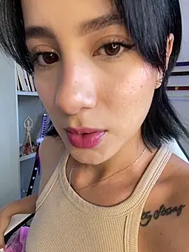 Snapshot of Ale_Lewis chatting on December 2024 08:16:01 PM Ale Lewis online show from December 2024 08:16:01 PM