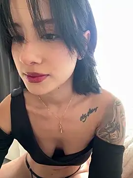 Snapshot of Ale_Lewis chatting on January 2025 08:37:02 PM Ale Lewis online show from January 2025 08:37:02 PM