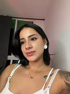 Snapshot of Ale_Lewis chatting on February 2025 12:16:01 AM Ale Lewis online show from February 2025 12:16:01 AM