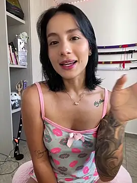 Snapshot of Ale_Lewis chatting on March 2025 02:01:02 PM Ale Lewis online show from March 2025 02:01:02 PM