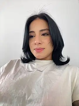 Snapshot of Ale_Lewis chatting on September 2025 09:04:01 PM Ale Lewis online show from September 2025 09:04:01 PM