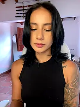 Snapshot of Ale_Lewis chatting on October 2025 09:02:01 PM Ale Lewis online show from October 2025 09:02:01 PM