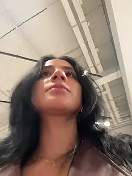 Ale Lewis online show from November 2025 01:23:01 PM