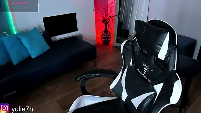  Jessy Moon  online show from March 2026 07:33:01 PM