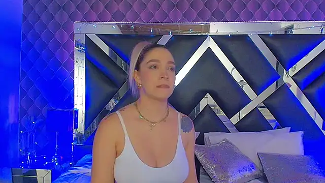 victoriaa lee  online show from January 2026 09:05:02 PM