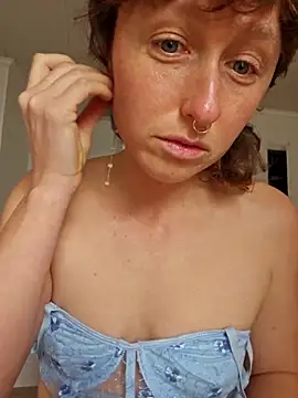 mossy kiss online show from February 2025 03:38:01 PM