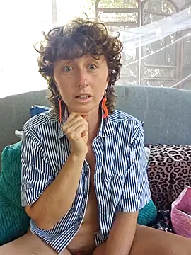 mossy kiss online show from September 2025 06:43:02 PM