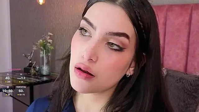 Alexa Thaylor  online show from April 2026 05:43:01 PM