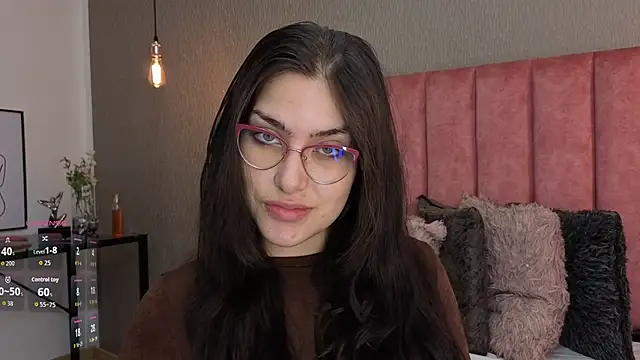 Alexa Thaylor  online show from June 2026 04:42:02 PM