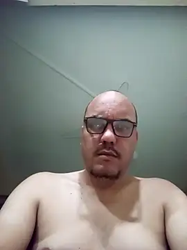 RobertoBuzios22 online show from October 2025 10:10:01 PM