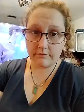 Snapshot of MissMagicMushroom chatting on February 2025 07:55:01 AM MissMagicMushroom online show from February 2025 07:55:01 AM