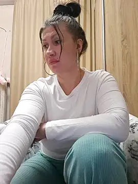 Snapshot of ROXOLANAA_SEXY chatting on January 2026 07:23:01 PM ROXOLANAA SEXY online show from January 2026 07:23:01 PM