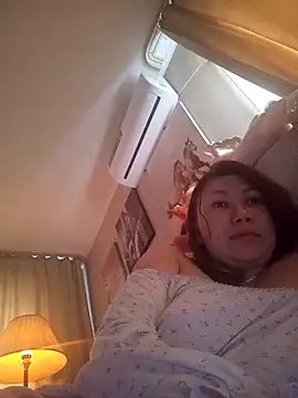 Snapshot of ROXOLANAA_SEXY chatting on February 2026 01:48:02 PM ROXOLANAA SEXY online show from February 2026 01:48:02 PM