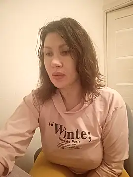 Snapshot of ROXOLANAA_SEXY chatting on February 2026 07:19:02 PM ROXOLANAA SEXY online show from February 2026 07:19:02 PM