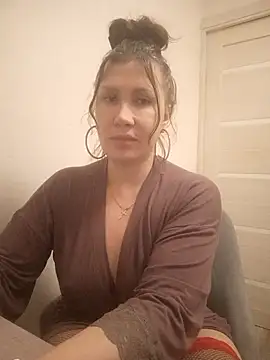 Snapshot of ROXOLANAA_SEXY chatting on February 2026 08:49:01 PM ROXOLANAA SEXY online show from February 2026 08:49:01 PM