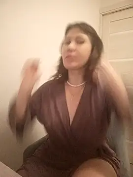 Snapshot of ROXOLANAA_SEXY chatting on February 2026 06:52:02 PM ROXOLANAA SEXY online show from February 2026 06:52:02 PM