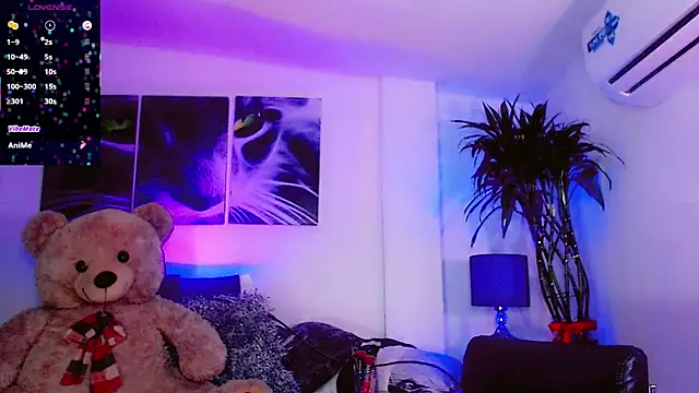 Snapshot of Sophiesweet5 chatting on April 2026 07:50:02 AM Sophiesweet5 online show from April 2026 07:50:02 AM