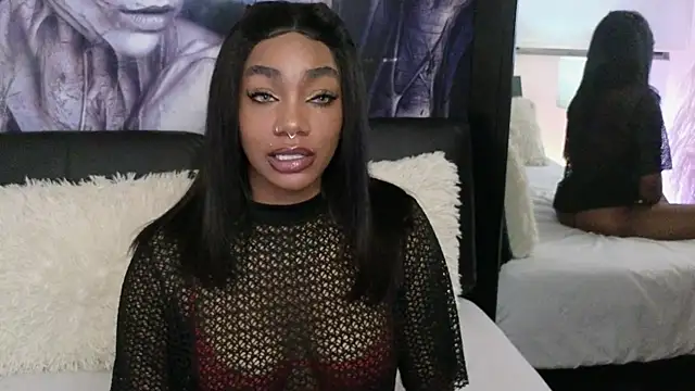 Snapshot of emely_brandon chatting on September 2025 04:03:01 AM emely brandon online show from September 2025 04:03:01 AM