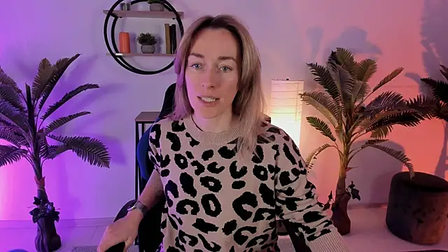 RebeccaMartinez online show from January 2025 05:42:01 AM