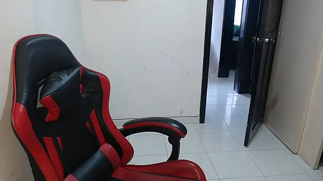 Liamiler01  online show from November 2025 02:18:01 PM